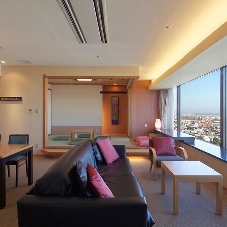 Kanazawa Tokyu Hotel Exteriör bild A suite at the hotel