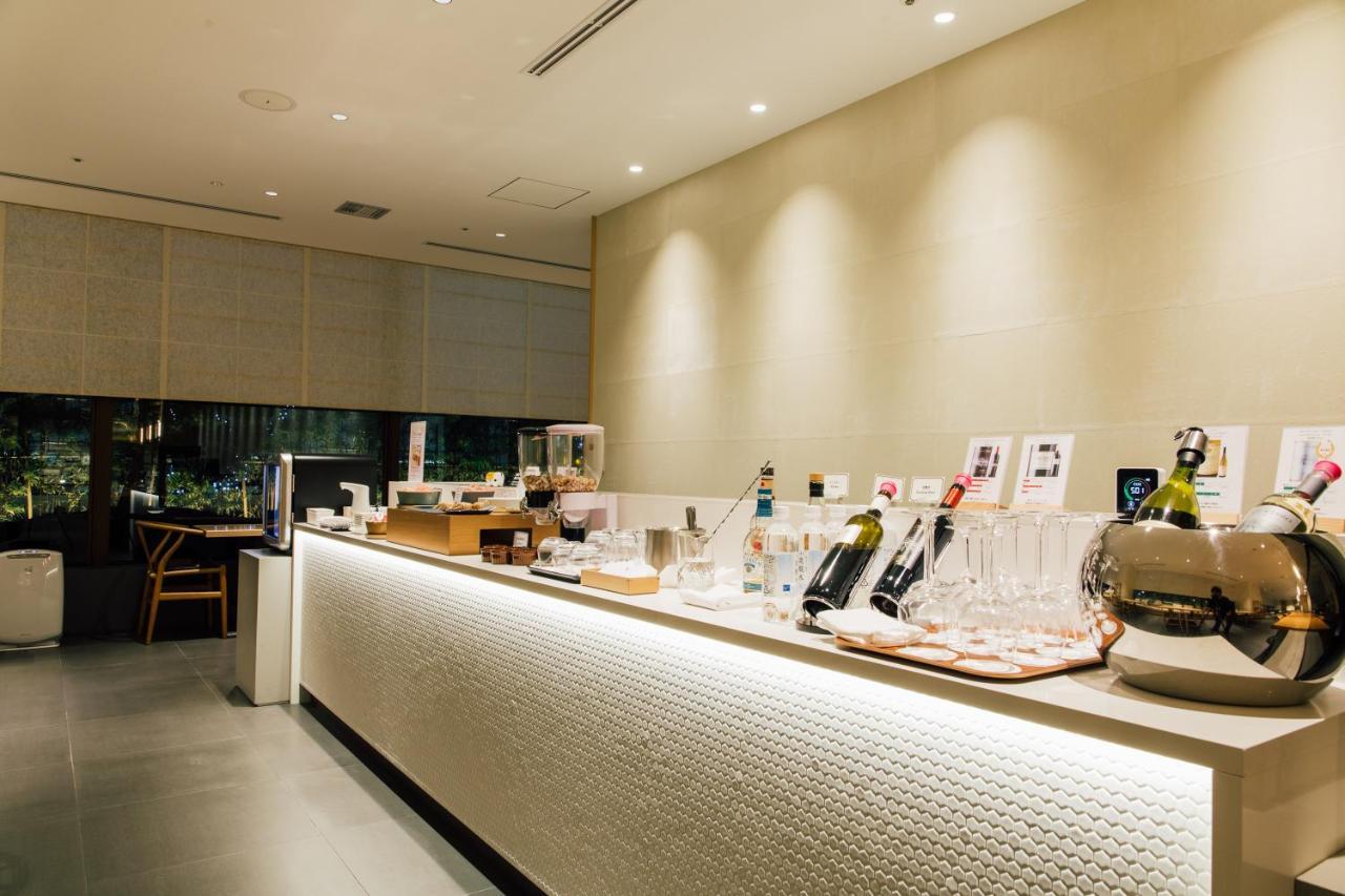 Kanazawa Tokyu Hotel Exteriör bild The bar at the lounge